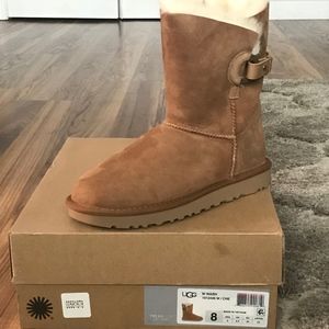 UGGS- BRAND NEW